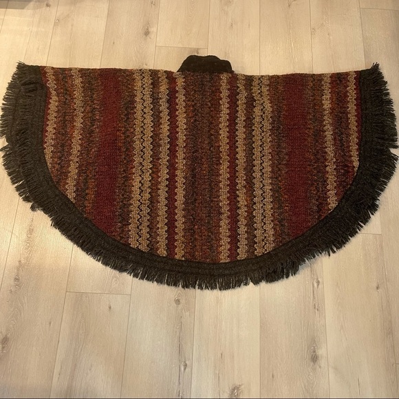 Oscar De La Renta Sweater Cape with Attached Scarf - Picture 7 of 8